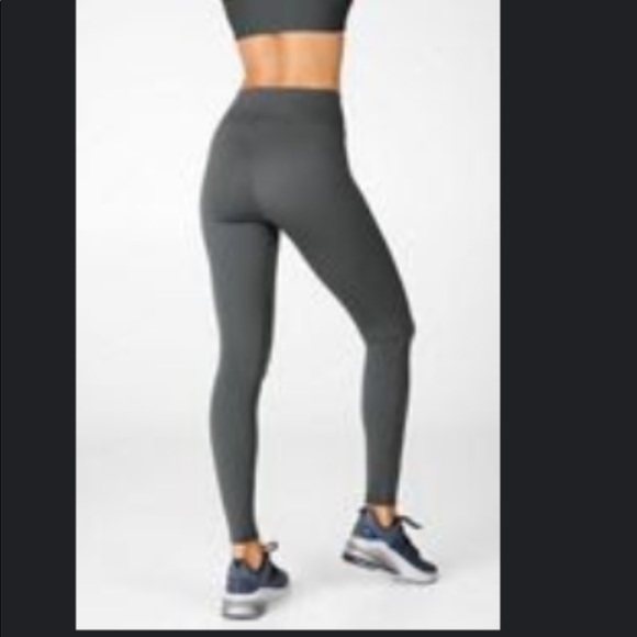 Fabletics- NEW-High Waisted Motion 365 Legging🎁🎁 - Picture 2 of 3